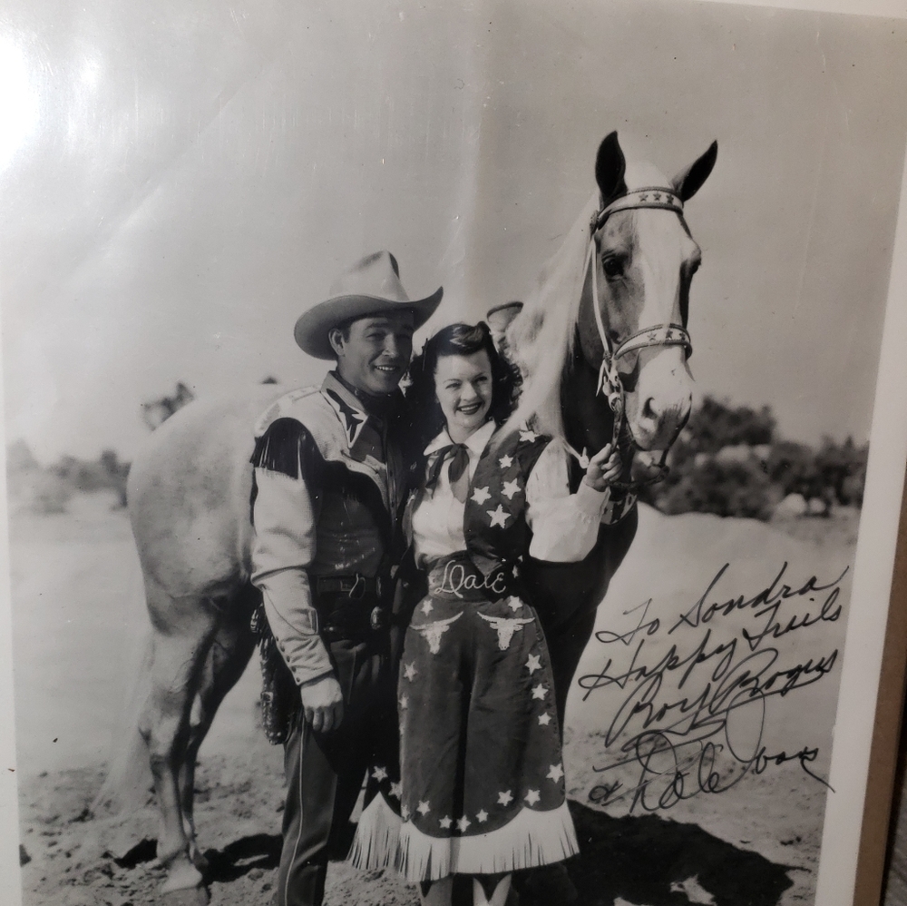 ROY RODGERS  AND DALE EVANS SIGNED PHOTOS
